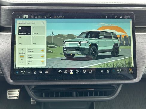 Used 2023 Rivian R1S Adventure AWD/4WD image 23