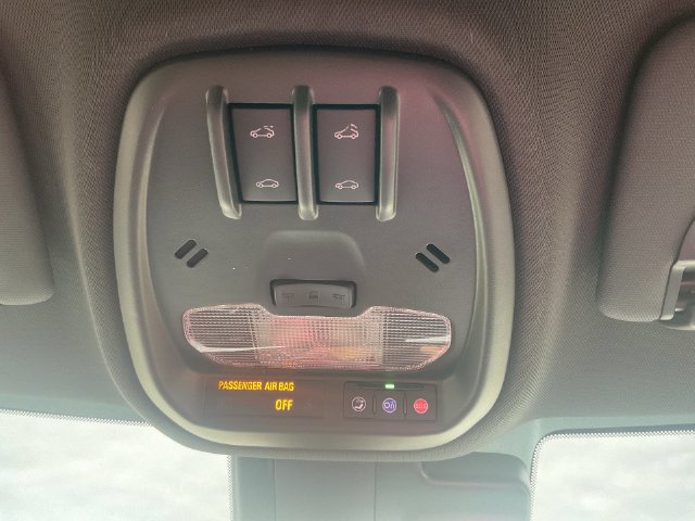 Certified 2025 Chevrolet Trax RS w/ Sunroof Package FWD image 18