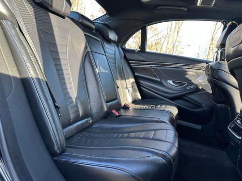 Used 2019 Mercedes-Benz S 560 4MATIC Sedan w/ Premium Package image 26