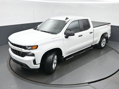Used 2021 Chevrolet Silverado 1500 Custom AWD/4WD image 31