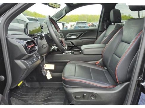 Used 2025 Chevrolet Silverado EV RST AWD/4WD image 4