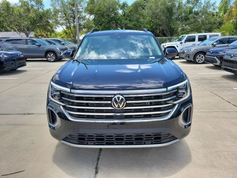 New 2026 Volkswagen Atlas SE FWD image 2