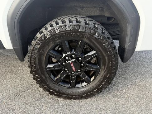 Used 2024 GMC Sierra 2500 AT4 w/ AT4 Premium Plus Package AWD/4WD image 26