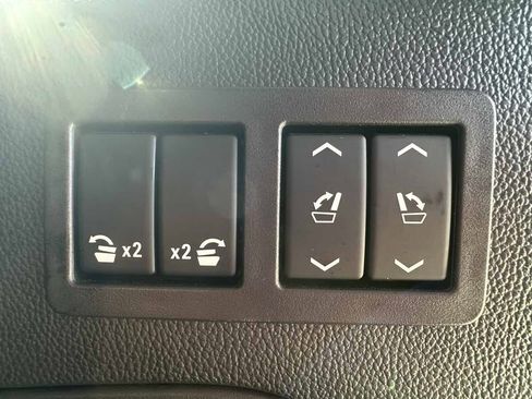 Used 2020 Cadillac Escalade ESV Luxury AWD/4WD image 40