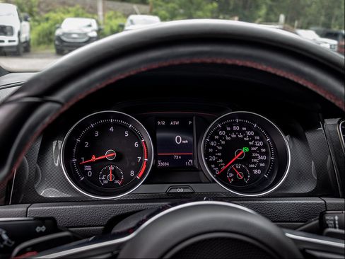 Used 2017 Volkswagen GTI SE FWD image 15