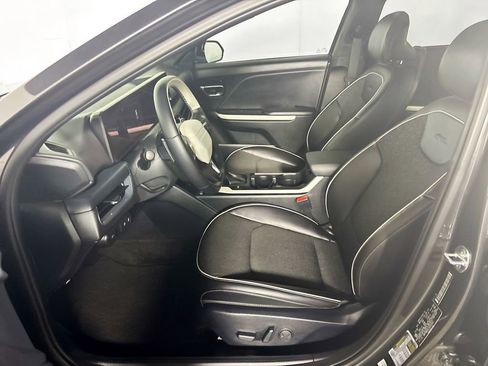 Used 2025 Kia K4 GT-Line w/ GT-Line Sunroof Package image 11