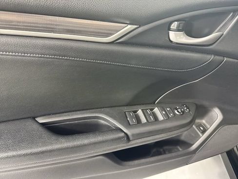 Used 2019 Honda Civic Touring image 20