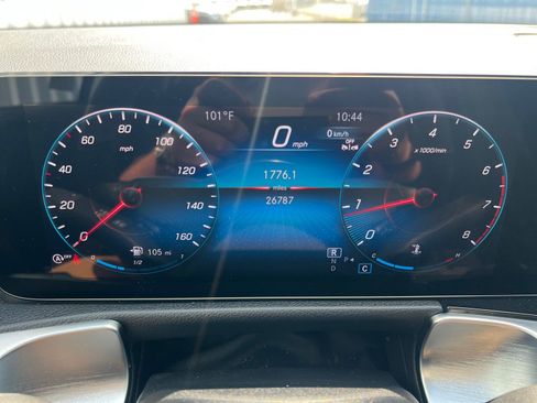 Used 2023 Mercedes-Benz GLB 250 image 34