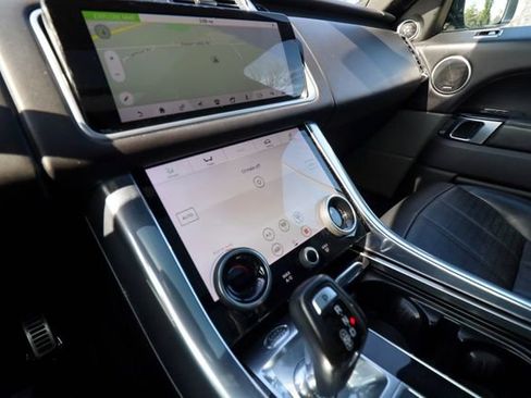 Used 2019 Land Rover Range Rover Sport HSE Dynamic image 11