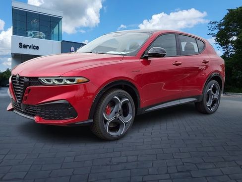 New 2026 Alfa Romeo Tonale w/ Quick Order Package 23H Volce AWD/4WD image 2