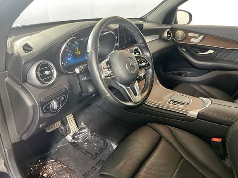 Used 2023 Mercedes-Benz GLC 300 4MATIC Coupe image 9