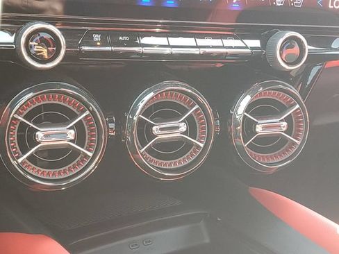 Certified 2025 Chevrolet Blazer EV RS AWD/4WD image 28