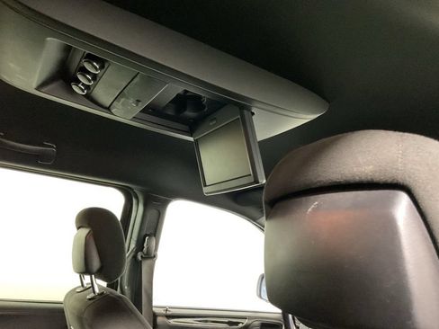 Used 2017 Dodge Grand Caravan SE FWD image 3