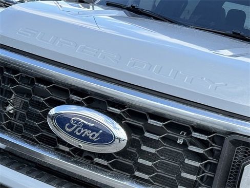 Used 2025 Ford F450 Platinum w/ Platinum Plus Package image 26