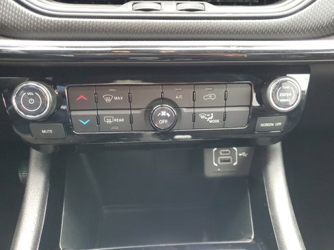 Used 2023 Jeep Compass Altitude image 26