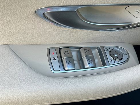 Used 2017 Mercedes-Benz E 300 4MATIC image 12