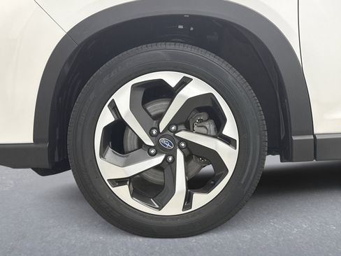 Used 2022 Subaru Forester Touring AWD/4WD image 27