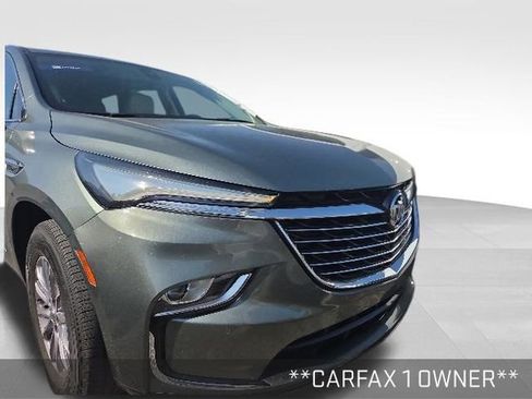 Used 2023 Buick Enclave Essence FWD image 2