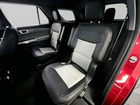 Used 2023 Ford Explorer XLT w/ Equipment Group 202A image 25