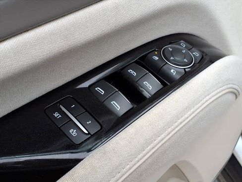 Used 2023 Cadillac Escalade Sport Platinum w/ LPO, ONYX Package image 17