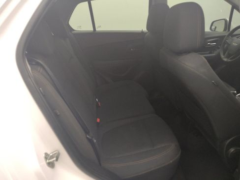 Used 2018 Chevrolet Trax LS FWD image 19