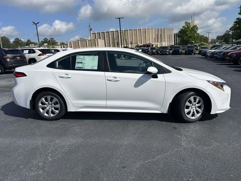 New 2026 Toyota Corolla LE FWD image 2