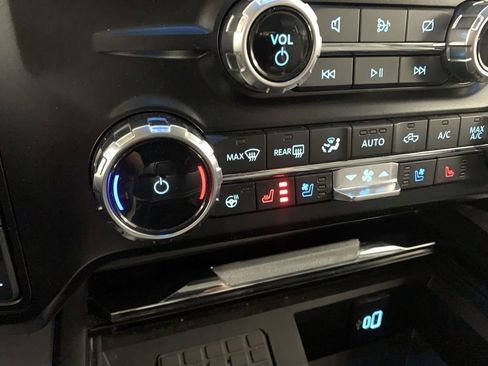 Used 2024 Ford F250 Lariat w/ Black Appearance Package AWD/4WD image 57