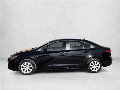 Used 2023 Toyota Corolla LE image 4