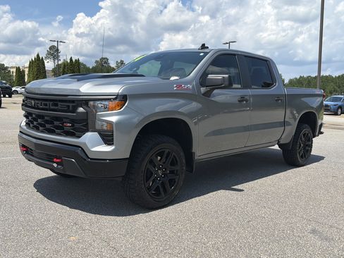 Used 2024 Chevrolet Silverado 1500 Custom Trail Boss AWD/4WD image 3