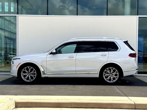 New 2026 BMW X7 xDrive40i w/ Premium Package image 8