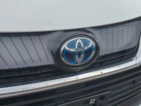 Used 2021 Toyota Venza XLE w/ Softex Package AWD/4WD image 11