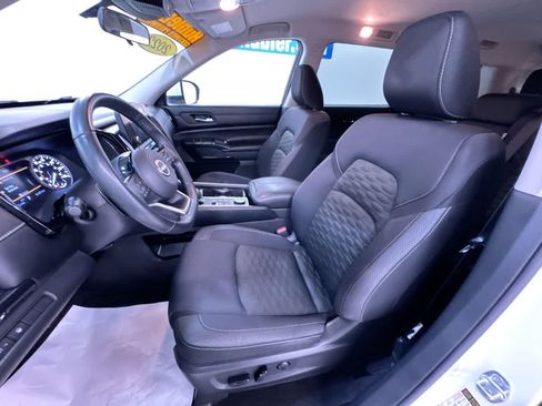 Used 2022 Nissan Pathfinder SV AWD/4WD image 14
