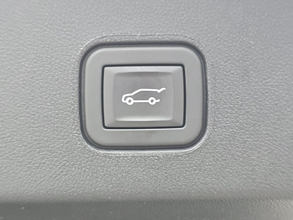Used 2024 Cadillac Lyriq Tech w/ Driver Assist Package AWD/4WD image 19