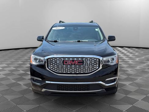 Used 2017 GMC Acadia Denali w/ Technology Package FWD image 8