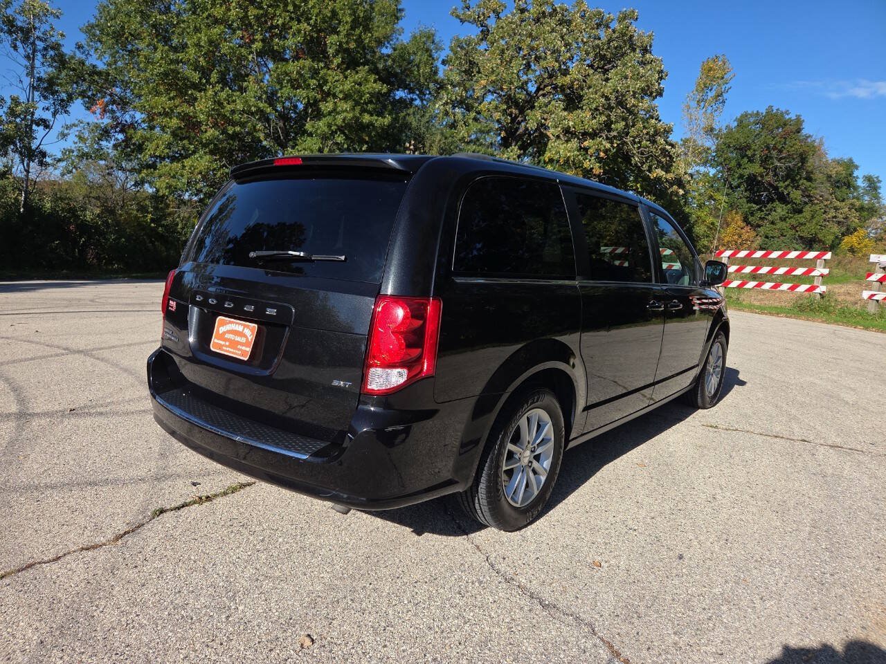 Used 2018 Dodge Grand Caravan SXT w/ Driver Convenience Group FWD image 6