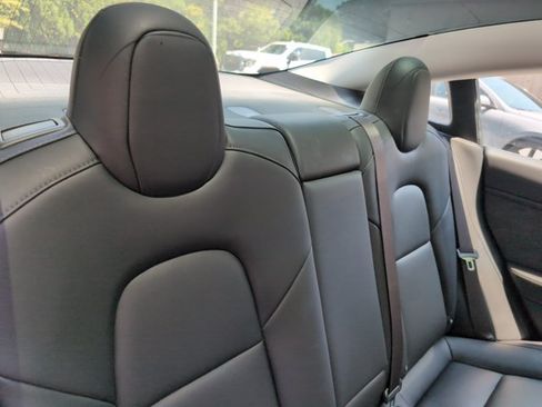 Used 2018 Tesla Model 3 Long Range RWD image 24