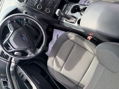 Used 2018 Ford Explorer XLT FWD image 14