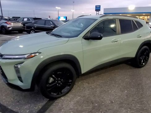 Used 2025 Chevrolet Trax ACTIV w/ Driver Confidence Package image 4