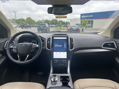 Used 2024 Ford Edge SEL w/ Convenience Package AWD/4WD image 5