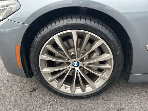 Used 2022 BMW 530i xDrive w/ Convenience Package image 32