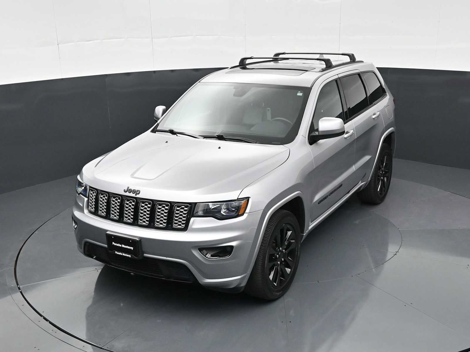 Used 2019 Jeep Grand Cherokee Altitude AWD/4WD image 29