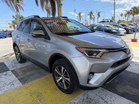 Used 2017 Toyota RAV4 XLE FWD image 4