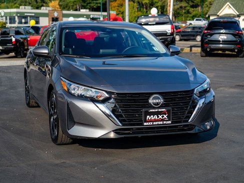 Used 2024 Nissan Sentra SV image 2