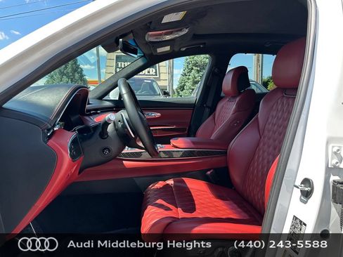 Used 2023 Genesis GV70 3.5T Sport w/ Sport Prestige Package AWD/4WD image 11