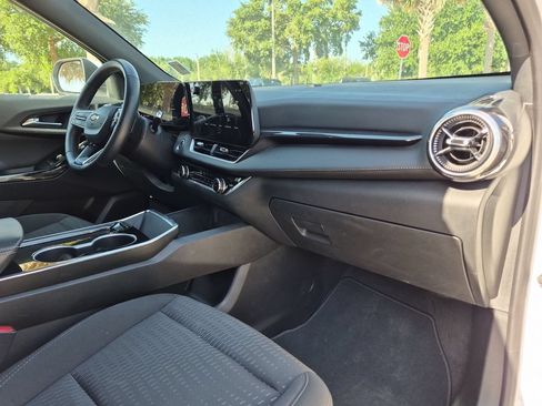 Used 2025 Chevrolet Equinox LT AWD/4WD image 22