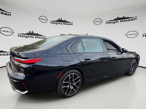 Used 2025 BMW 740i xDrive AWD/4WD image 5