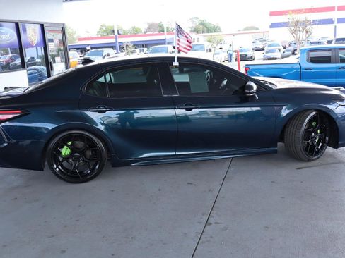 Used 2021 Toyota Camry XSE image 4