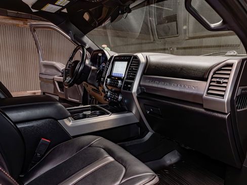 Used 2020 Ford F350 Platinum AWD/4WD image 16