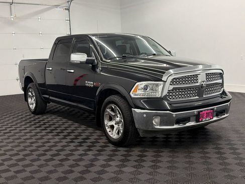 Used 2018 RAM 1500 Laramie AWD/4WD image 7