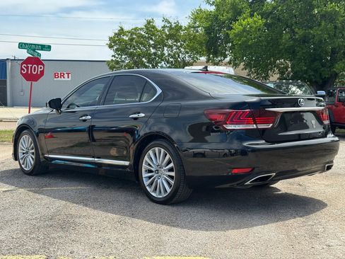 Used 2013 Lexus LS 460 w/ Comfort Pkg image 4